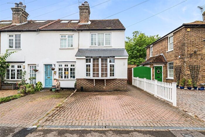 3 Bedroom End Terrace House For Sale In Rushett Close, Thames Ditton, KT7