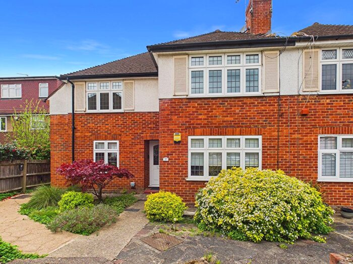 2 Bedroom Maisonette For Sale In The Sigers, Pinner, HA5