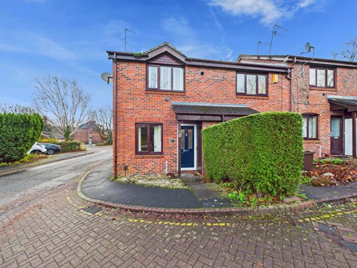 2 Bedroom Semi Detached House For Sale In Hunters Place, Newcastle Upon Tyne, NE2