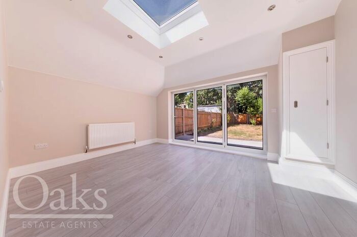 2 Bedroom Flat To Rent In Elgin Road, Addiscombe, Croydon, CR0