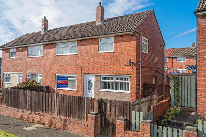 3 Bedroom Semi Detached House For Sale In Pontdyke, Leam Lane Estate, Felling, Gateshead, NE10