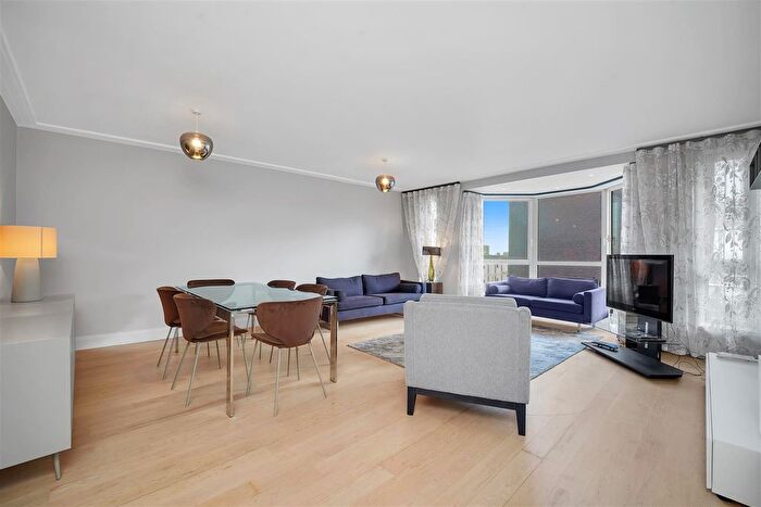 3 Bedroom Flat To Rent In Queens Terrace, London, NW8