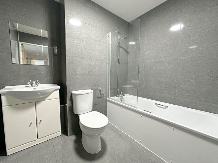 2 Bedroom Apartment To Rent In Rothesay Road, Luton, LU1