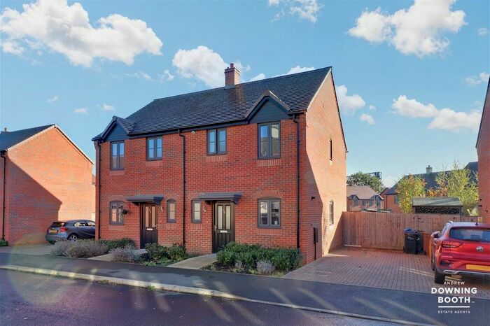 3 Bedroom Semi-Detached House For Sale In Thomas Lane, Lichfield, WS13