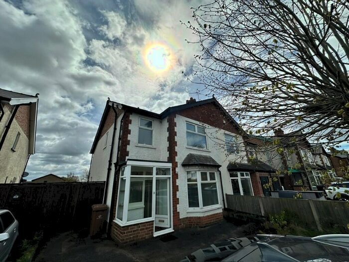 3 Bedroom Semi-Detached House To Rent In Uttoxeter Road, Derby, Derbyshire, DE3