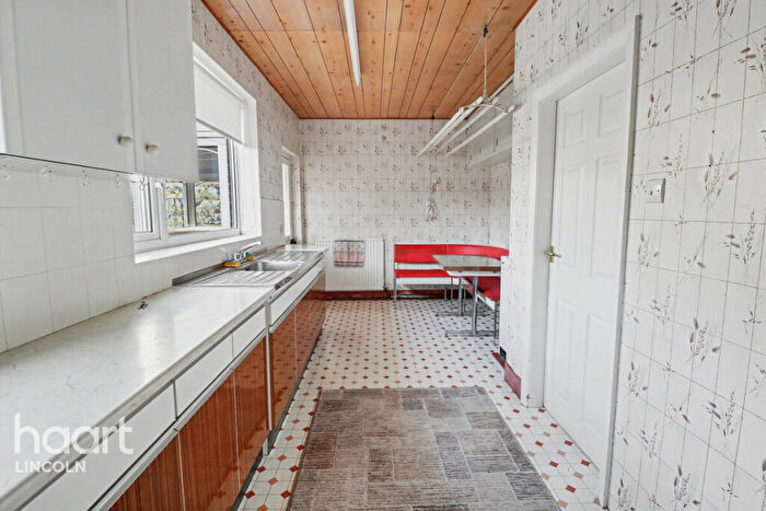 3 Bedroom Detached Bungalow For Sale In Grantham Road, Bracebridge Heath, LN4