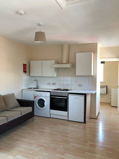 1 Bedroom Flat To Rent In Walm Lane, London, NW2