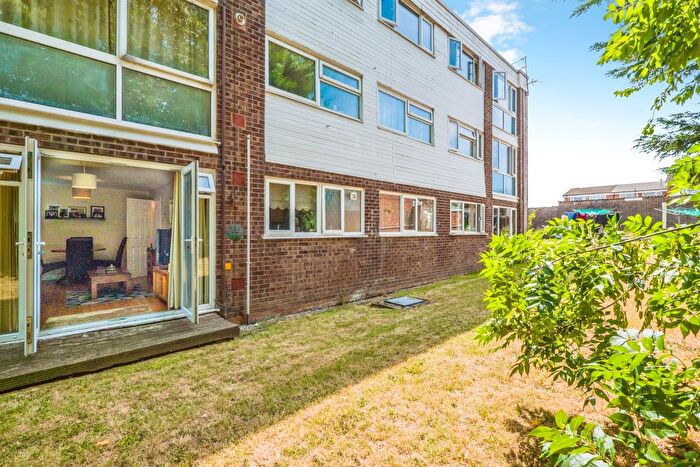 1 Bedroom Flat For Sale In Glenwood, Llanedeyrn, Cardiff, CF23