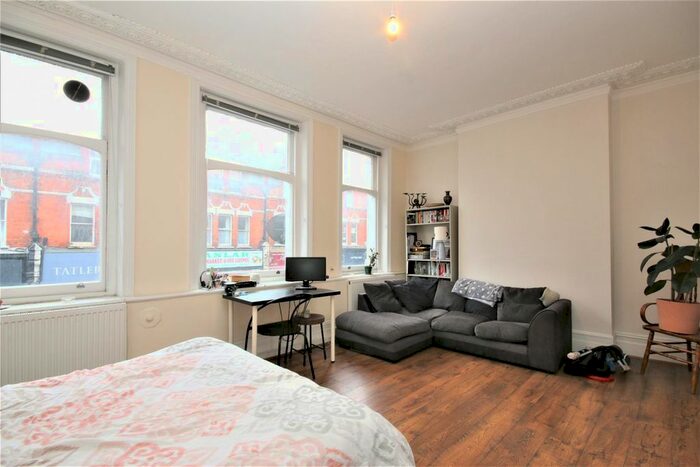 Studio To Rent In Topsfield Parade, Tottenham Lane, London, N8