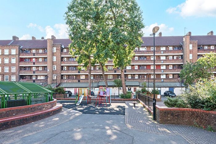 2 Bedroom Flat For Sale In Bowling Green Street, London, SE11