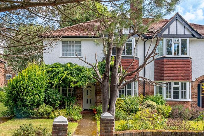2 Bedroom Maisonette For Sale In Portsmouth Road, Thames Ditton, KT7