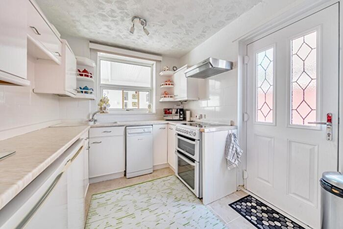 2 Bedroom Semi-Detached House For Sale In Hampshire Road, West Bromwich, West Midlands, B71