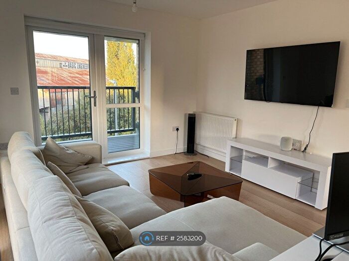 2 Bedroom Flat To Rent In Whiting Avenue, Greenhithe, DA9