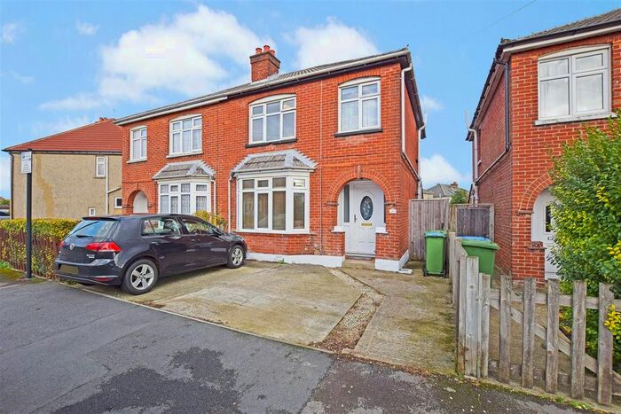 3 Bedroom Property To Rent In Begonia Road, Southampton, Hampshire, SO16