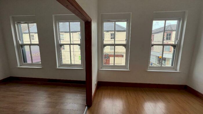 3 Bedroom Flat To Rent In Cardiff Street, Aberdare, Aberdare, United Kingdom &#;(&#;+), CF44