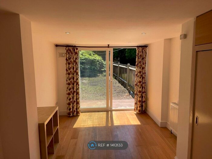 1 Bedroom Flat To Rent In Willesden, London, NW10