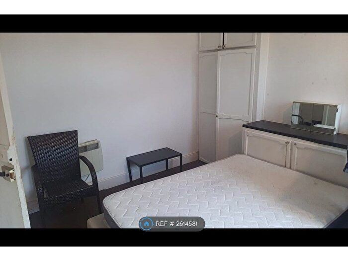 2 Bedroom Flat To Rent In St. James Road, Southampton, SO15