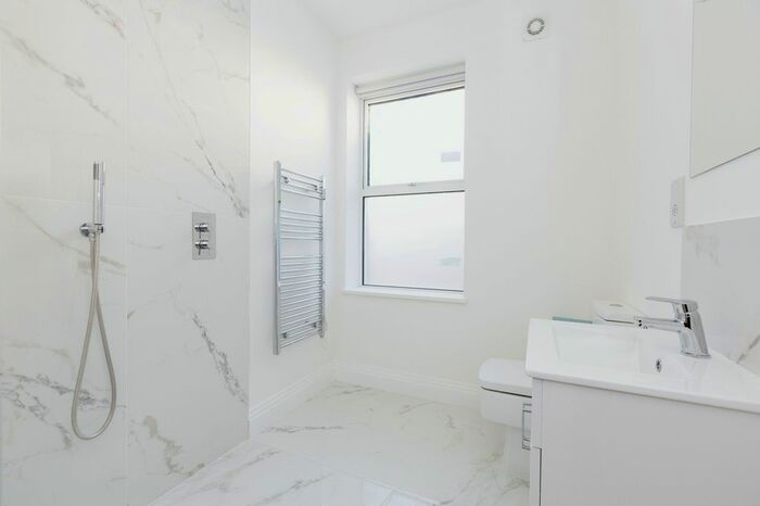 1 Bedroom Flat To Rent In High Road Leyton, London, E10