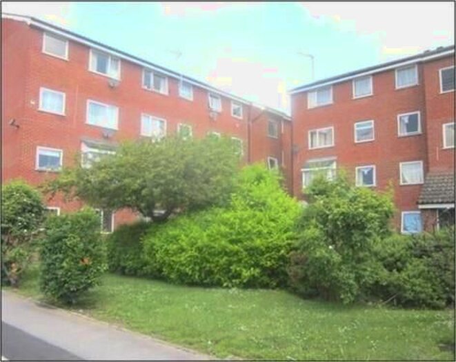 2 Bedroom Flat To Rent In Gurney Close, Barking, IG11