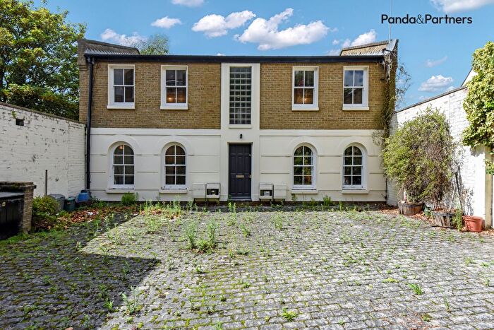 4 Bedroom Block Of Flats For Sale In White Horse Lane, London, E1