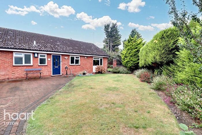 4 Bedroom Detached Bungalow For Sale In Alexandra Avenue, Luton, LU3