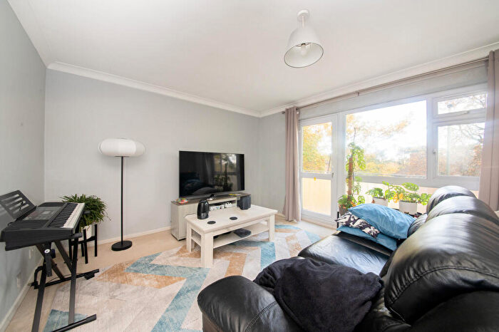 1 Bedroom Flat For Sale In Warwick Court, Bromley, BR2