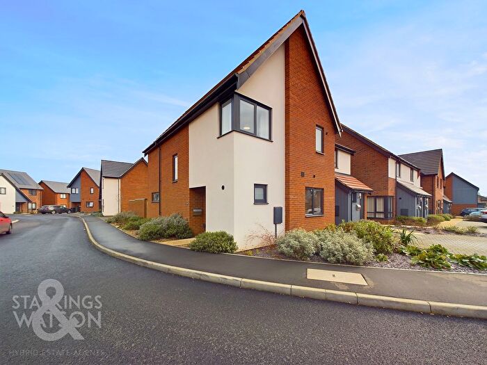 3 Bedroom Semi-Detached House To Rent In Reedcutters Avenue, Brundall, Norwich, NR13