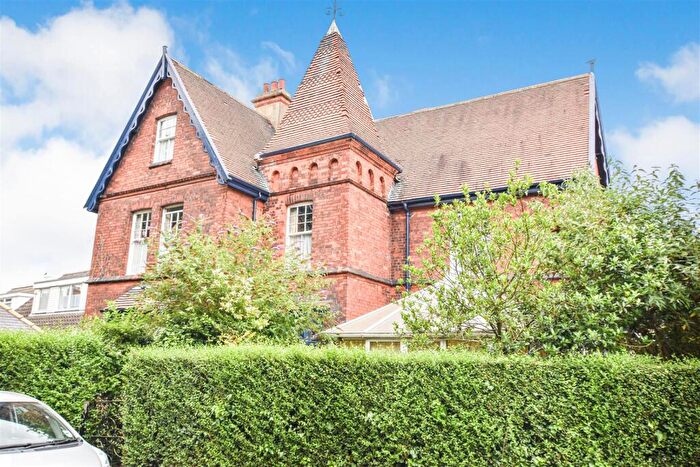 4 Bedroom Maisonette For Sale In South Lane, Hessle, HU13