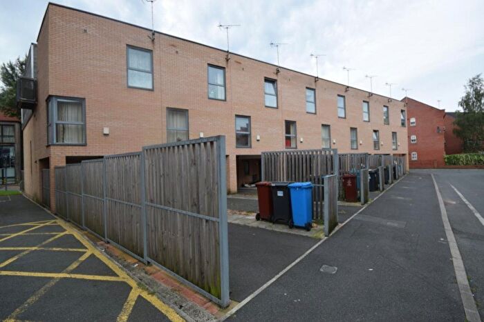 3 Bedroom Town House To Rent In Southcombe Walk, Hulme, Manchester., M15