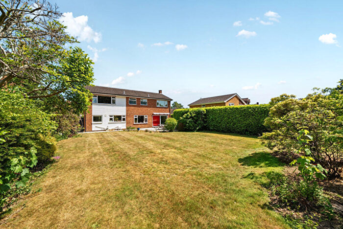 4 Bedroom Detached House For Sale In Southcote, Horsell, Woking, GU21