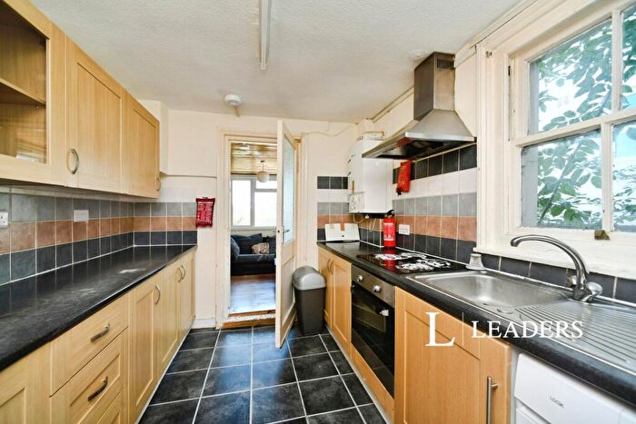 5 Bedroom Terraced House To Rent In Southover Street, Brighton, East Sussex, BN2