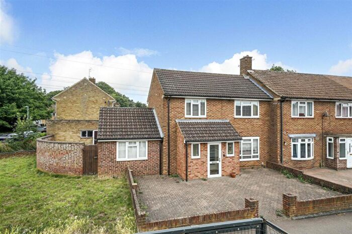 2 Bedroom End Of Terrace House For Sale In Windmill Road, Hemel Hempstead, HP2