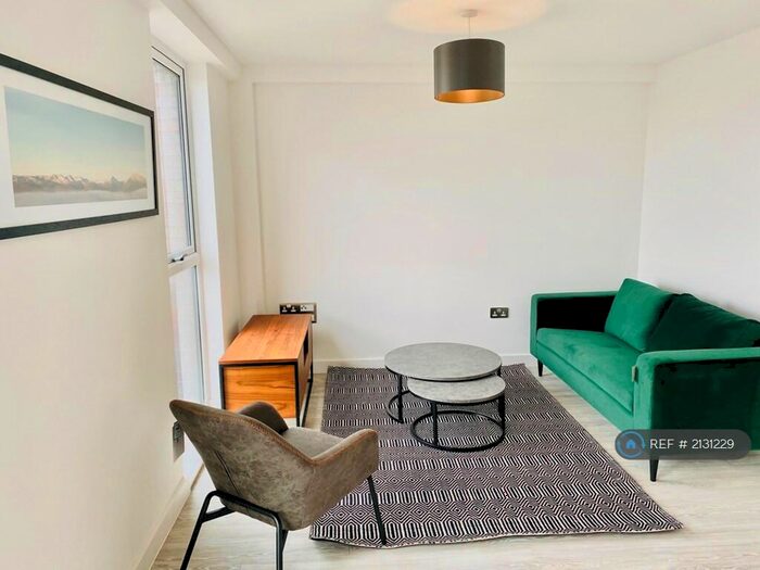 2 Bedroom Flat To Rent In Middlewood Plaza, Salford, M5