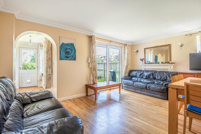 3 Bedroom Semi-Detached House To Rent In Abingdon, Oxfordshire, OX14