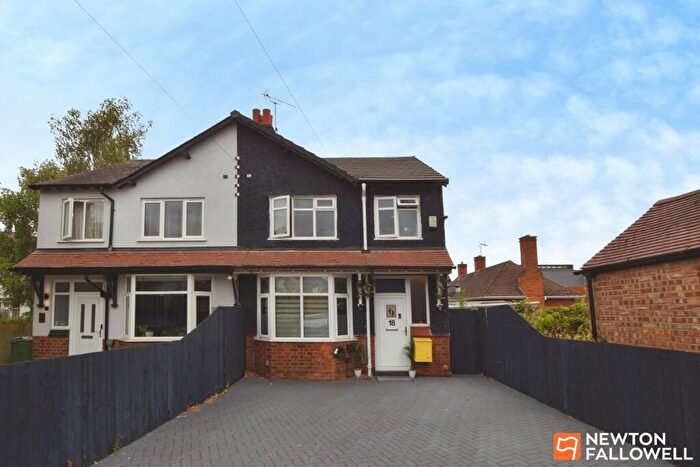 3 Bedroom Semi-Detached House For Sale In Park Road, Loughborough, LE11