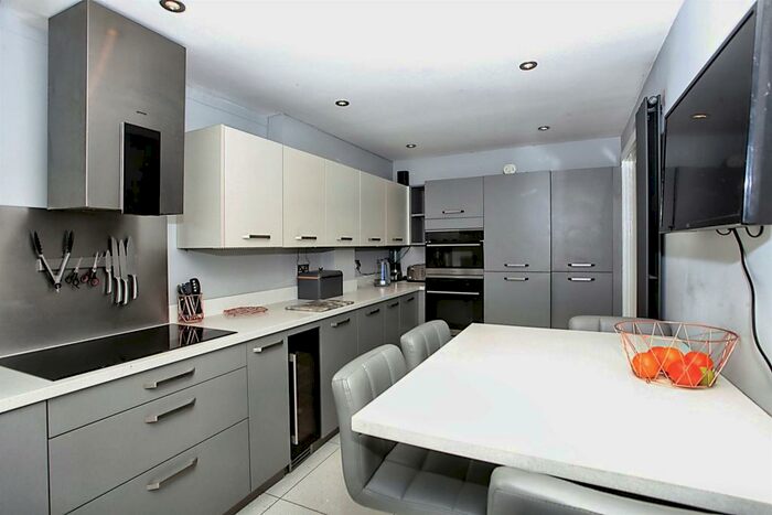 4 Bedroom Detached House For Sale In Soke Road, Newborough, Peterborough, PE6