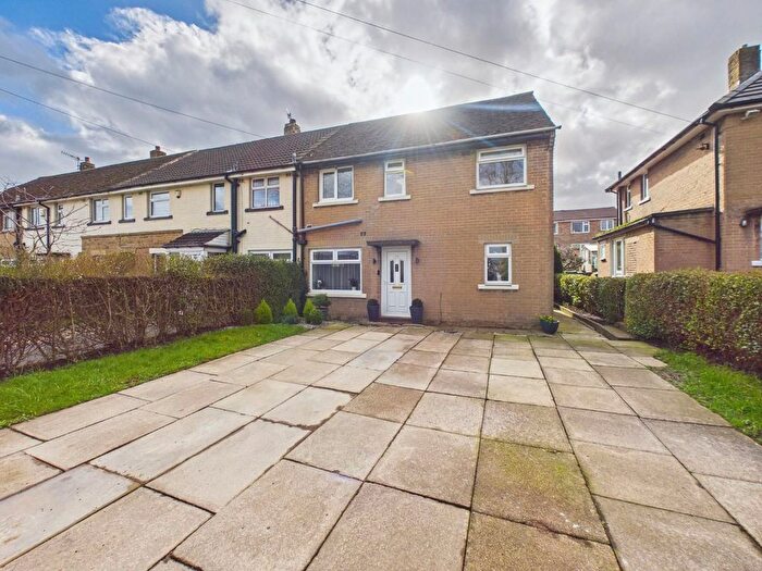 3 Bedroom End Terrace House For Sale In Manor Road, Bingley, BD16
