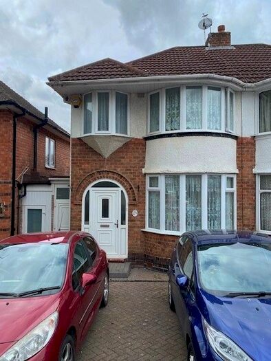 3 Bedroom Semi-Detached House To Rent In Gilbertstone Avenue, Solihull, B26