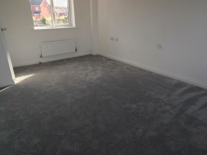 3 Bedroom House To Rent In Warwick Court, BB2