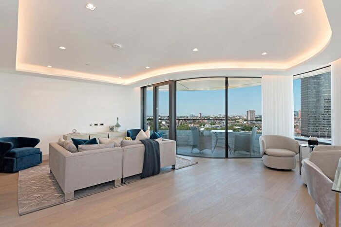 2 Bedroom Flat To Rent In The Corniche, Tower Two, Albert Embankment, London, SE1