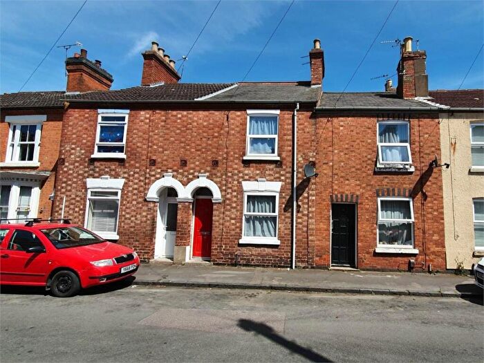 3 Bedroom Terraced House For Sale In Stephen Street, Rugby, CV21