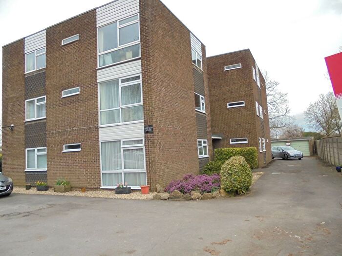 2 Bedroom Flat To Rent In Snowdon Road, Bristol, BS16