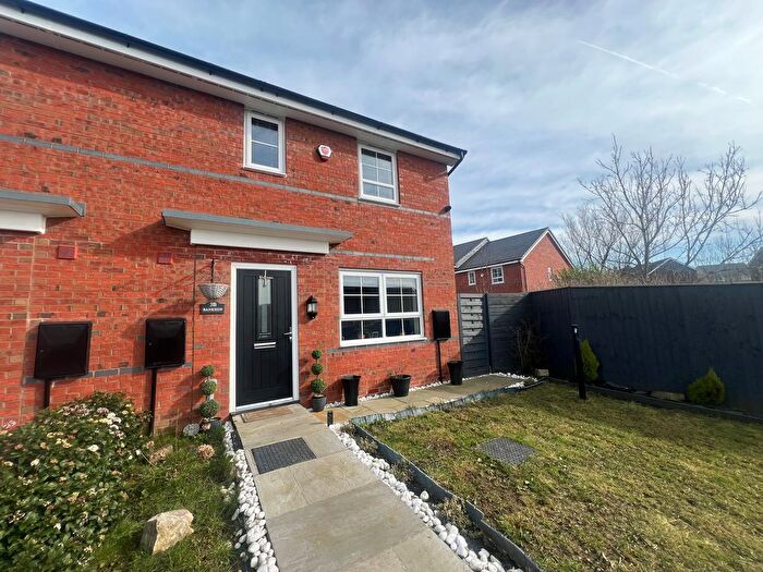 2 Bedroom Semi-detached House To Rent In Bankside, Hyde, SK14