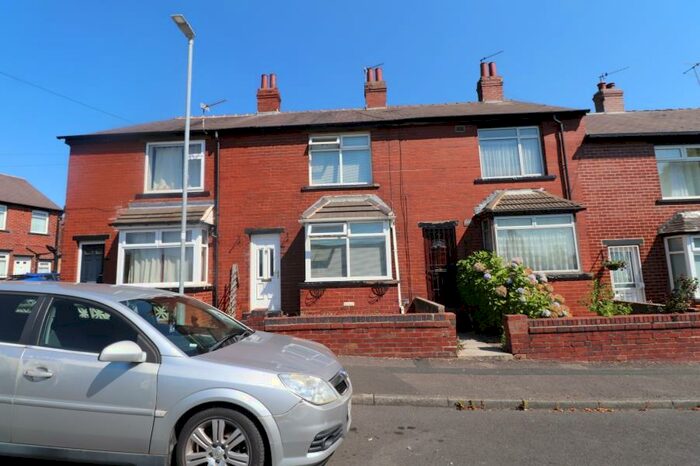 2 Bedroom Property To Rent In Congress Mount, Leeds, LS12