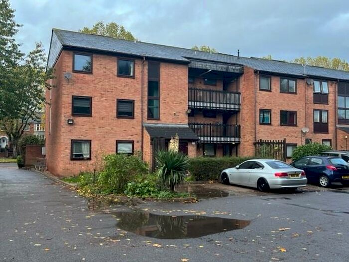 Flats for sale in Abbey Meadows, LE4, Leicester