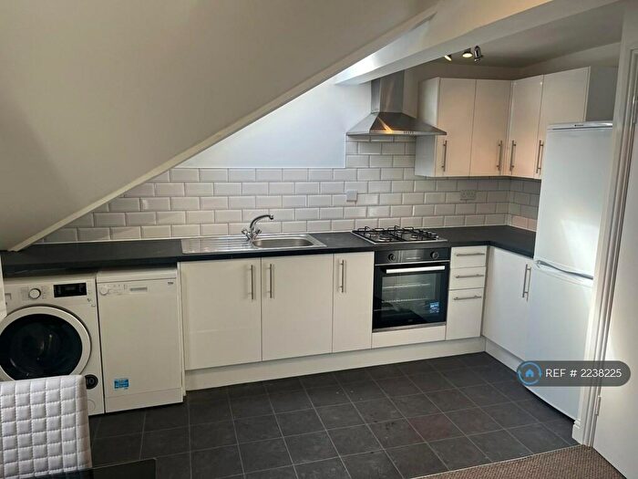 1 Bedroom Flat To Rent In West Didsbury, Manchester, M20