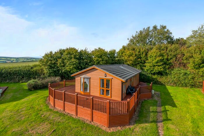2 Bedroom Lodge For Sale In Avonwick, South Brent, TQ10