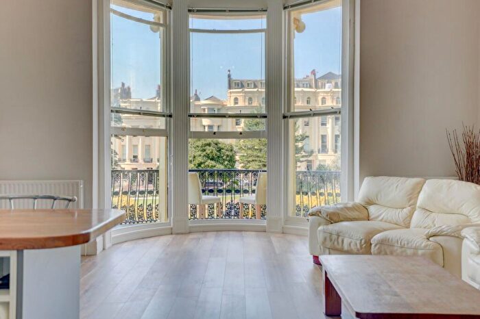 3 Bedroom Flat For Sale In Brunswick Square, Brunswick Square, BN3