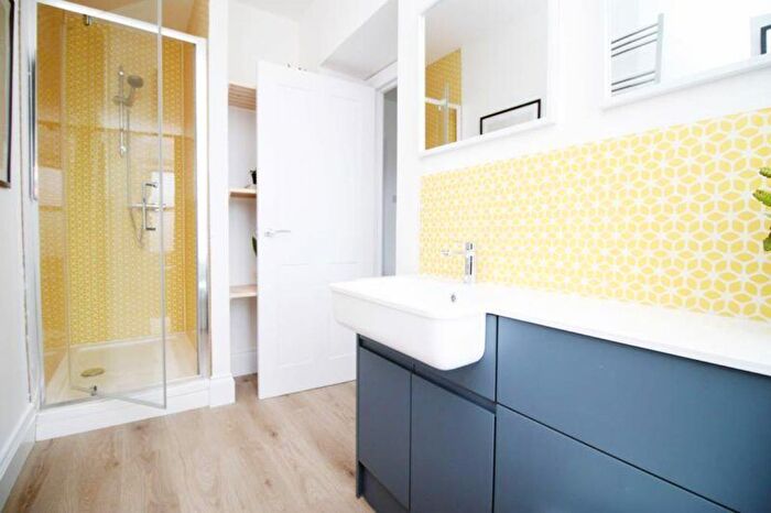 3 Bedroom Flat To Rent In Park Street, Mayfair, W1K