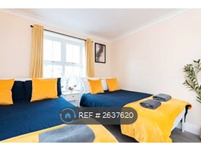 2 Bedroom Flat To Rent In Richmond Park Road, Bournemouth, BH8